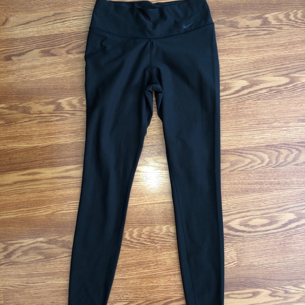Black nike ankle length leggings